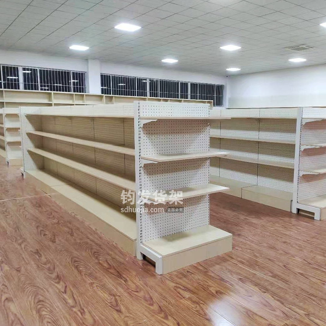 胶州某刺绣厂在青岛钧发货架定制一批钢木货架用于样品展示